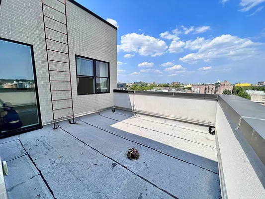 Rented by ERNY LLC | media 17