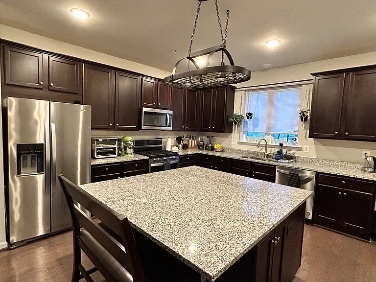 2648 Hardaway Cir — Photo 3