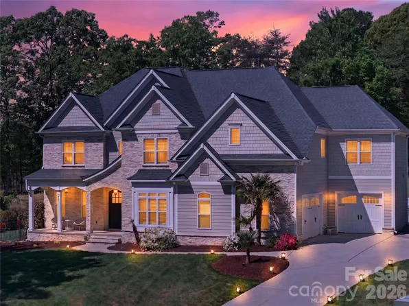 121 Leeward Shoals Ln, Mooresville, NC 28117