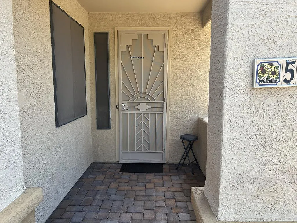 540 N Mazatzal Dr — Photo 2