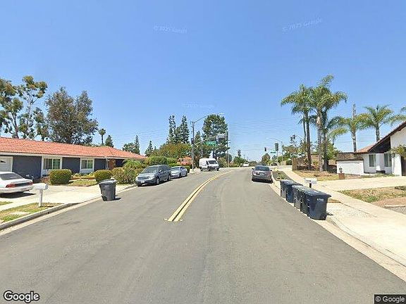 Exterior Neighborhood (street photo)