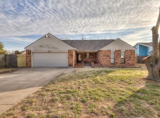 800 SE 34th St, Moore, OK 73160