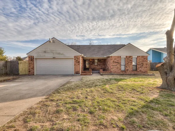 800 SE 34th St, Moore, OK 73160