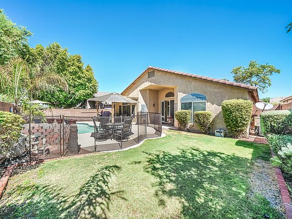 2nd image of 1105 E Tonopah Dr