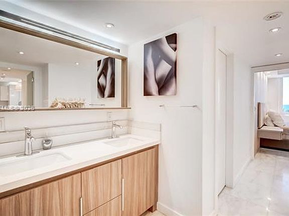 5th image of 2301 Collins Ave #Cu-439