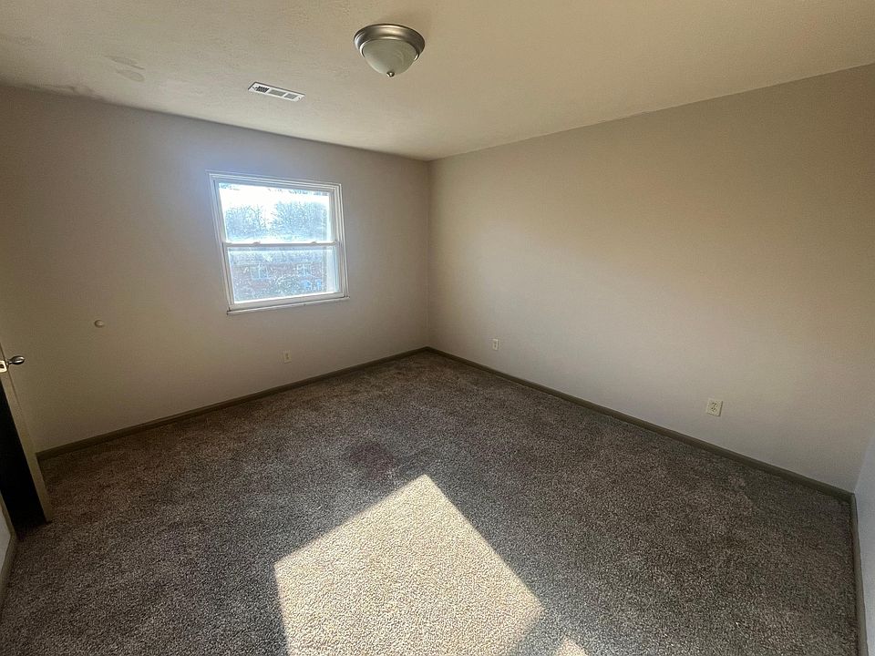 53 Neil St Delaware, OH Zillow