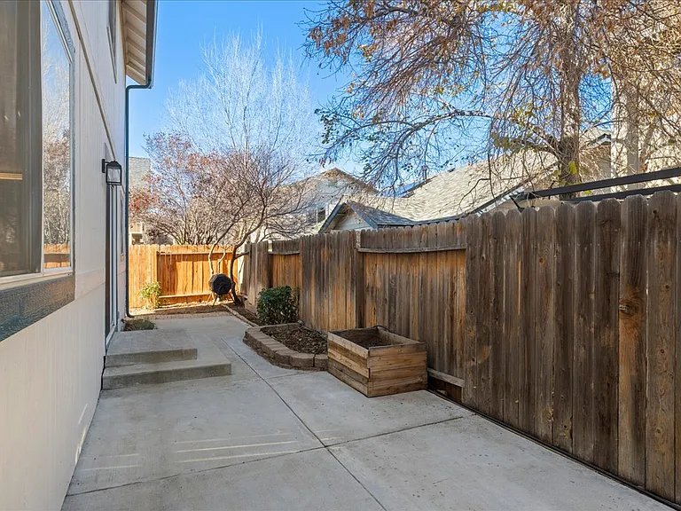466 Len Cir — Photo 31