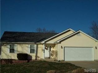 8 W Ofallon Dr, O Fallon, MO 63366