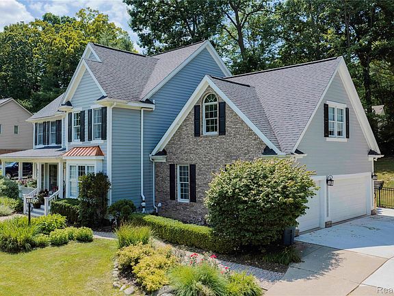 3rd image of 6517 Southampton Dr
