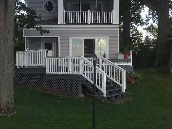 146 Wildwood Beach Rd, Quincy, MI 49082