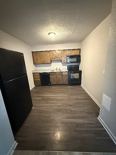415 Grover St - 1 — Photo 2