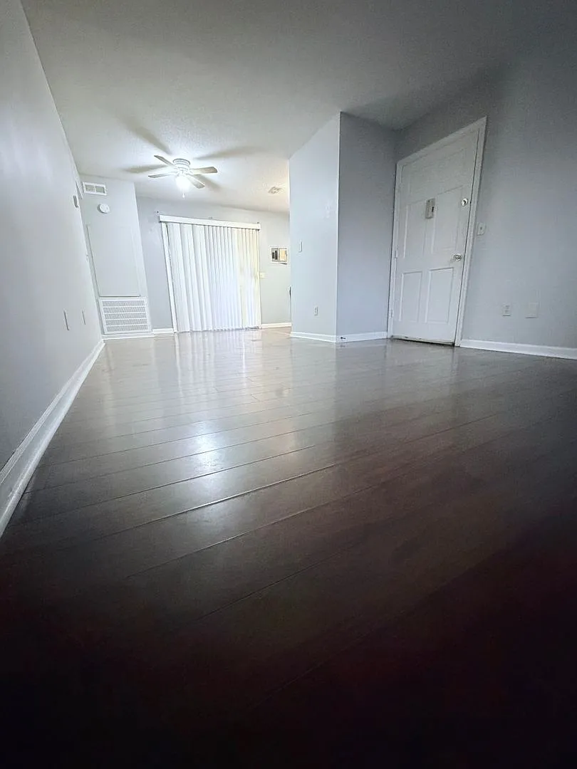 603 Ashland Terrace — Photo 2