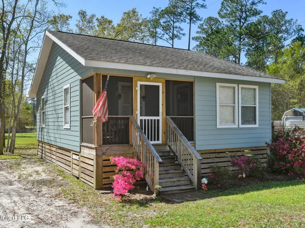 9042 Avenue B, Bay Saint Louis, MS 39520