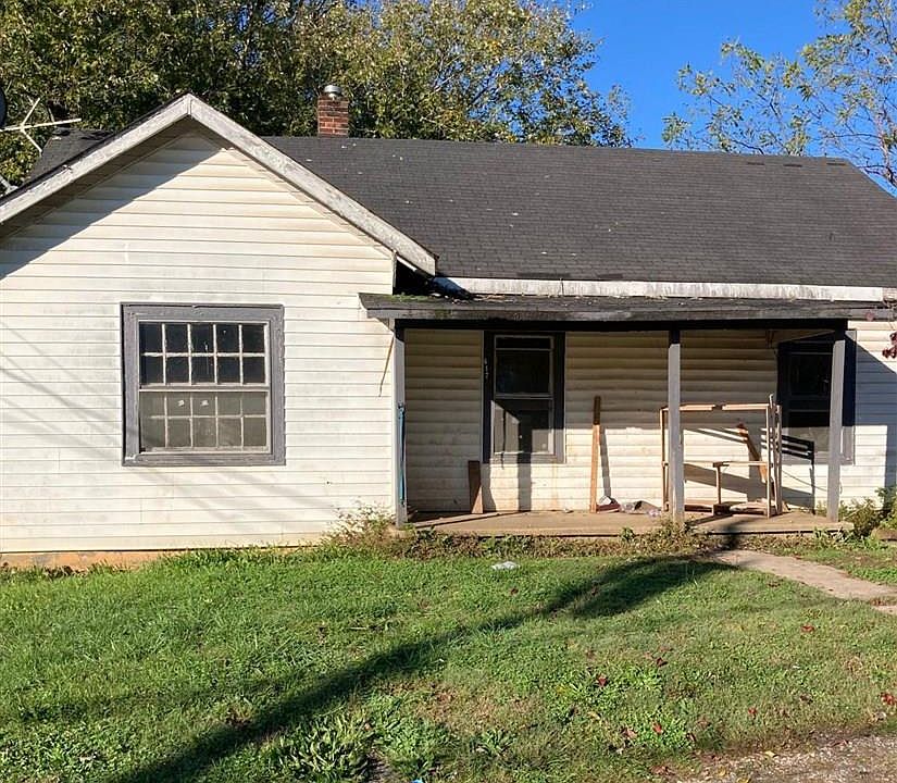 1st image of 617 Emberton St