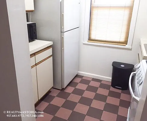 Rented by Alexiou Realty | media 4