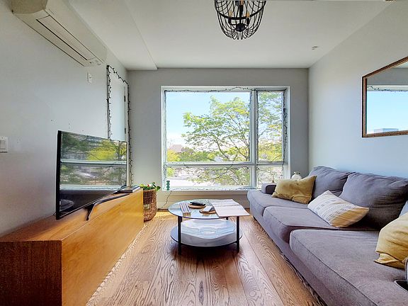 5th image of 2717 Snyder Ave #3B