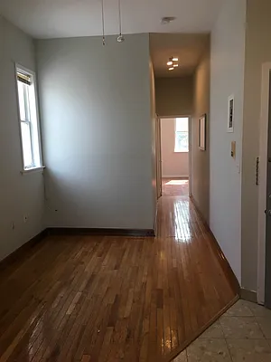 Rented by SRG Real Estate Inc.  | media 4