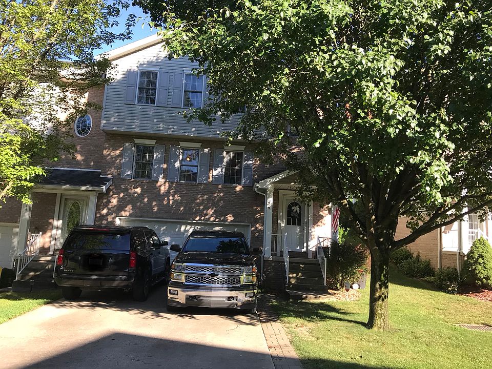 1st image of 946 Ashton Pl