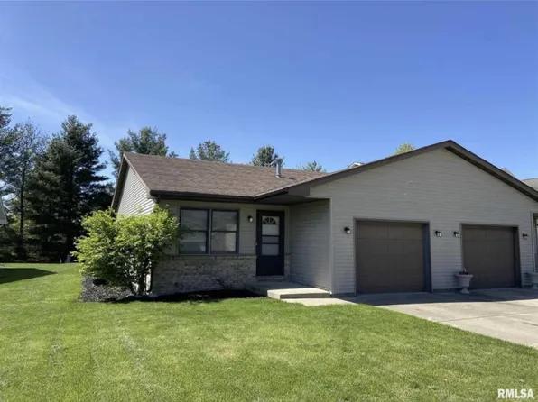 154 Wintergreen Dr, Chatham, IL 62629