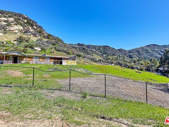 3rd image of 24772 Mulholland Hwy