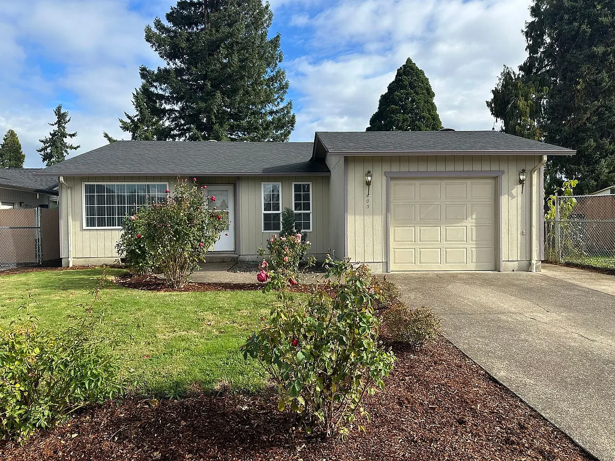 Building Photo - 403 S 37th Pl