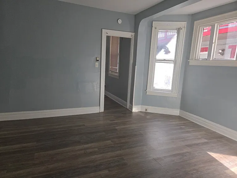 450 S George St #1R — Photo 4