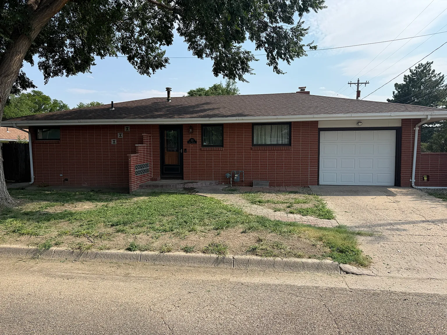 4 bed, 2106 sqft, $1,100 — Photo 1