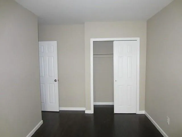 3 bed, 1000 sqft, $3,700 — Photo 1