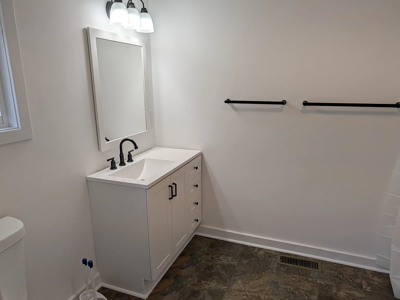 3 bed, 1144 sqft, $1,800 — Photo 4