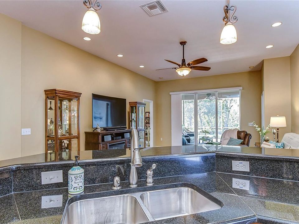 1st image of 7825R Grasmere Dr