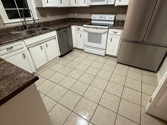 2nd image of 58 Hidden Springs Rd