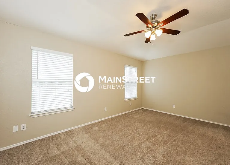 10211 Round Rock Way — Photo 2