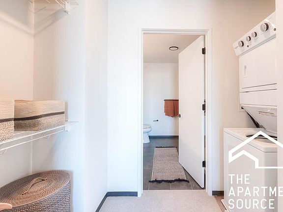 2nd image of 1436 W Randolph St #808