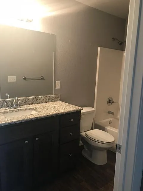 3 bed, 1200 sqft, $1,400 — Photo 3