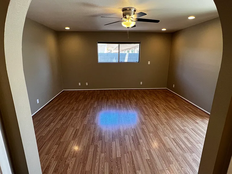 1235 W 12th Pl — Photo 8