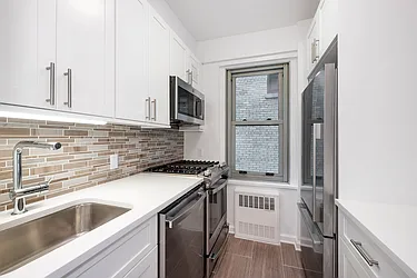 7 Lexington Avenue #7A in Gramercy Park, Manhattan | StreetEasy