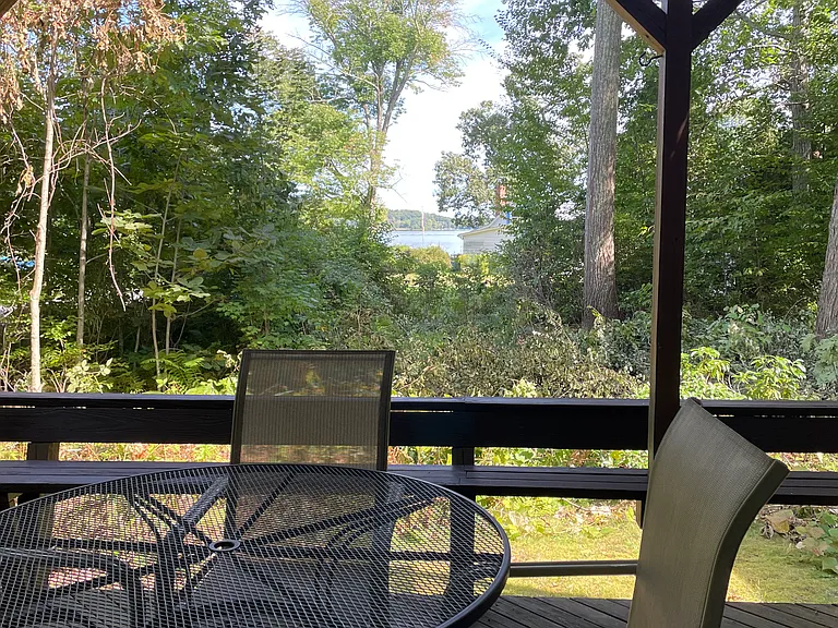 Lakeview Dr — Photo 3