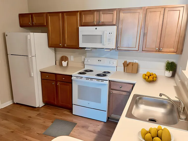 Taylor Village Apartments — Photo 19