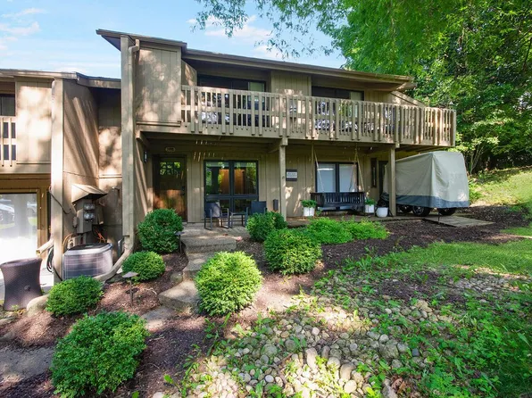 709 Country Club DRIVE #B, Fontana, WI 53125
