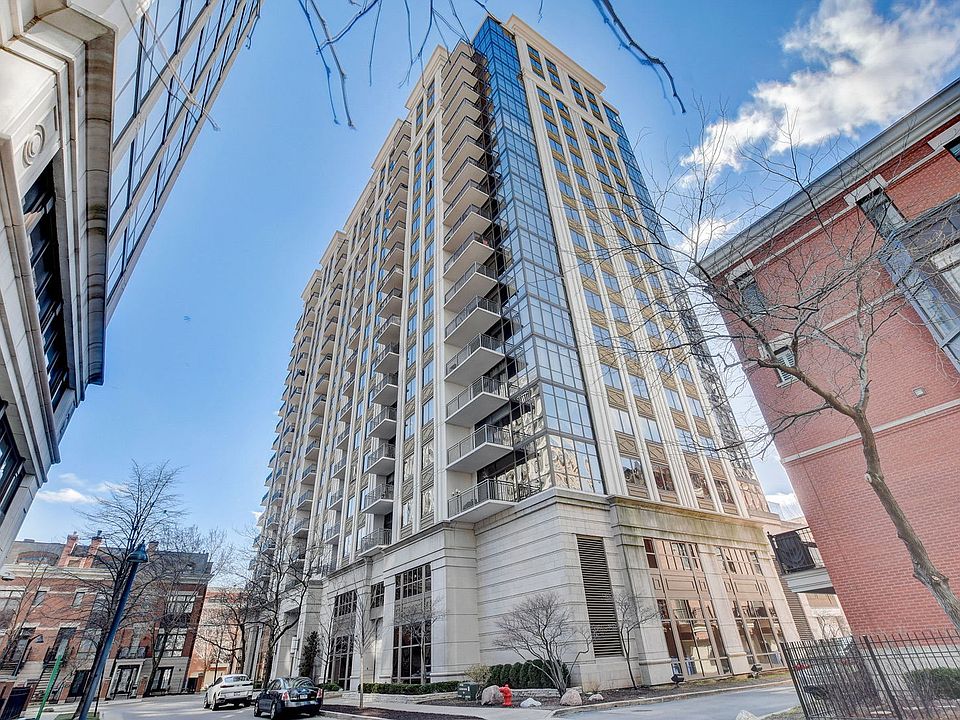 1st image of 1322 S Prairie Ave Unit 1106