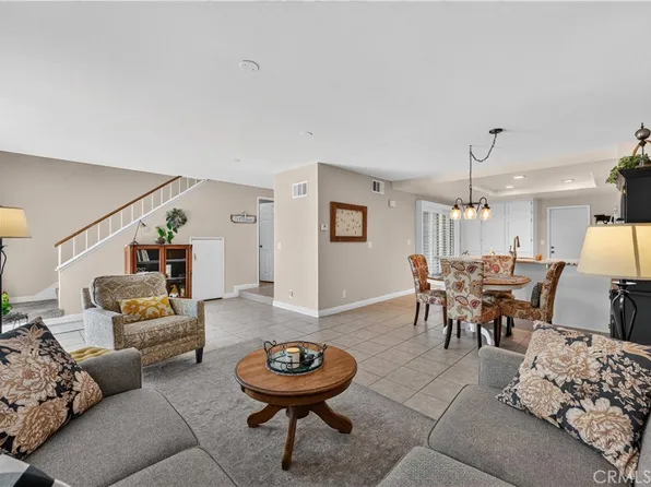 5037 E Almond Ave APT 5, Orange, CA 92869