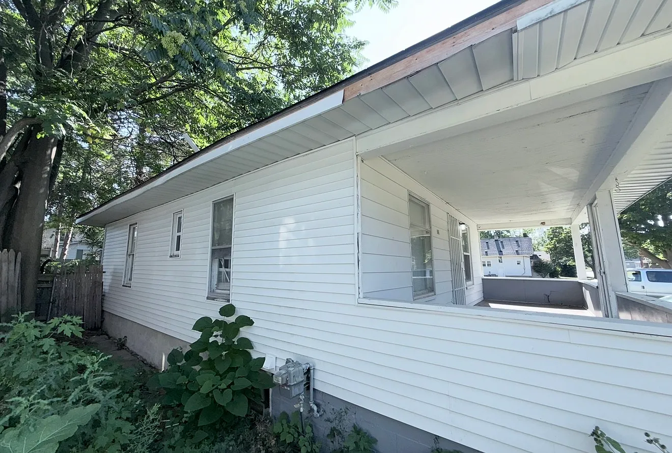 2 bed, 768 sqft, $875 — Photo 2