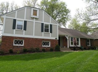 10324 Cherokee Ln, Leawood, KS 66206