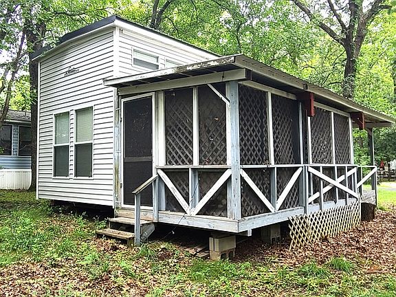 2nd image of 27/125 Woodhaven Dr E