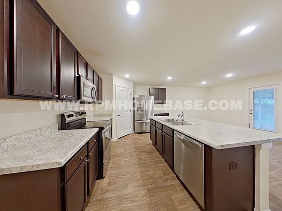 3rd image of 6473 Churchill Cir