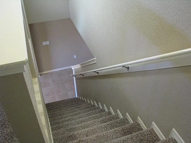 4 bed, 2.5 bath, 1578 sqft, $1,800 — Photo 2