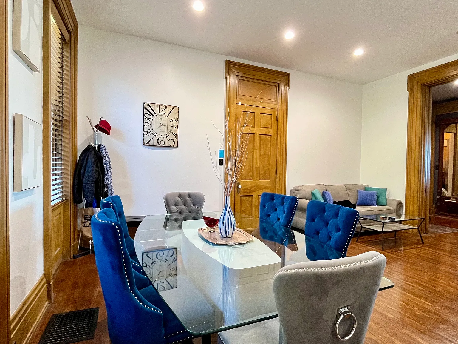 2 bed, 1.5 bath, 1800 sqft, $2,800 — Photo 2