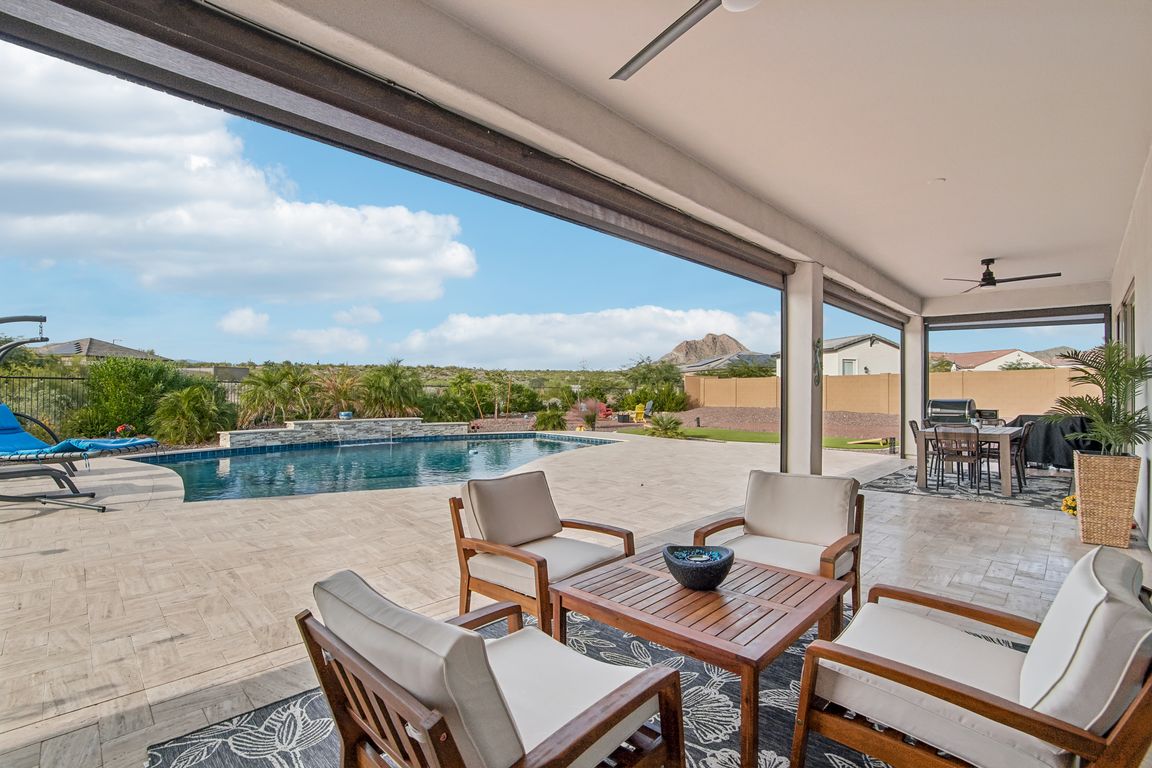 next background image