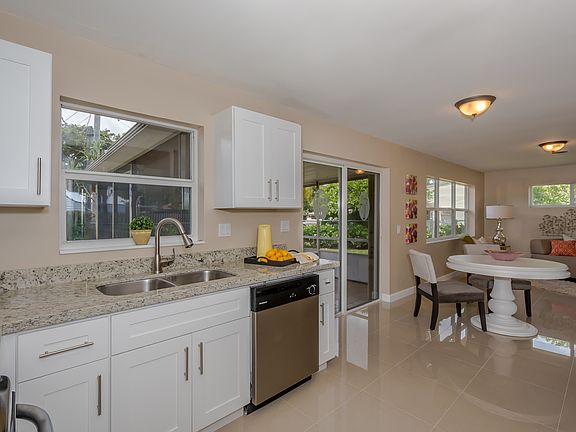 4th image of 1303 S Deerfield Ave