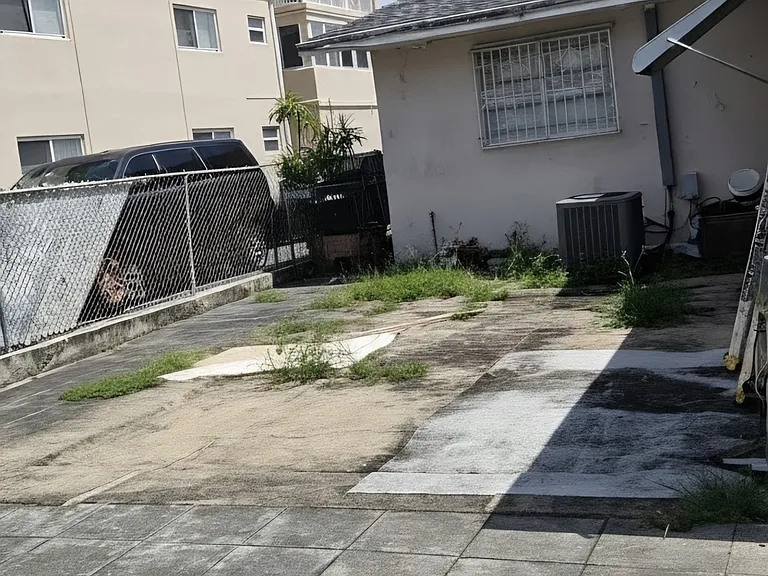 3678 SW 3rd St — Photo 16